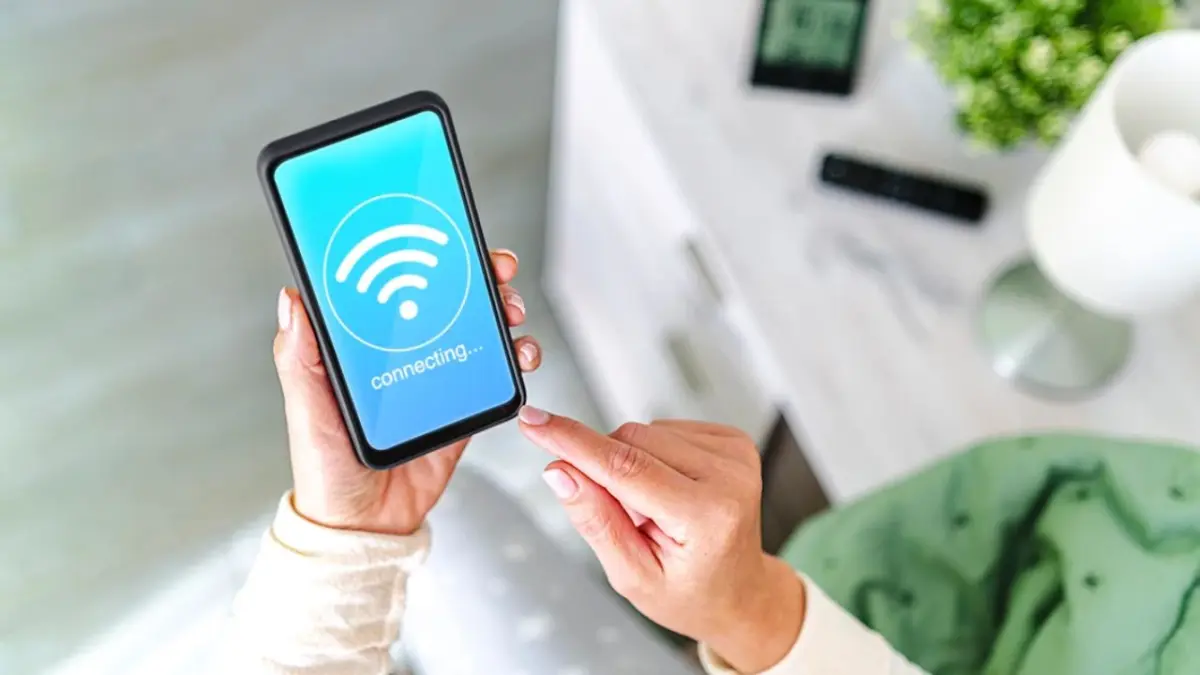 Los peligros de conectarte al Wi-Fi público: razones para pensarlo dos veces