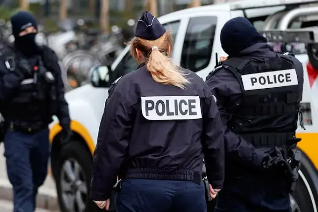 Detienen en Francia a tres jóvenes que planeaban un “baño de sangre”