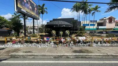 A dos semanas de tragedia en Jet Set siguen visitando zona cero