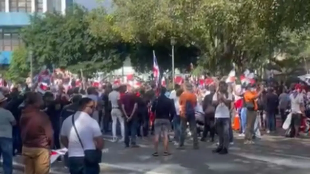 Antigua Orden Dominicana realiza concentración en el Altar de la Patria