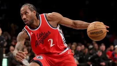 Un Kawhi Leonard colosal se lleva la serie empatada a Los Ángeles