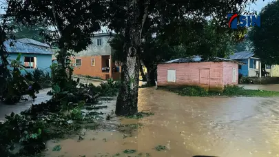 Inundación sin precedentes afecta comunidad de La Barbacoa, en El Limón