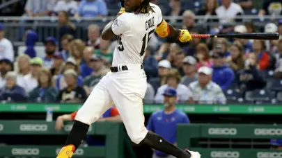 Oneil Cruz conecta el primer Grand Slam de su carrera