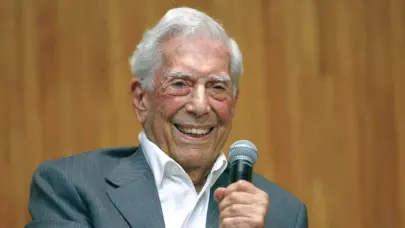 España otorga a Mario Vargas Llosa la Gran Cruz de Alfonso X el Sabio de forma póstuma