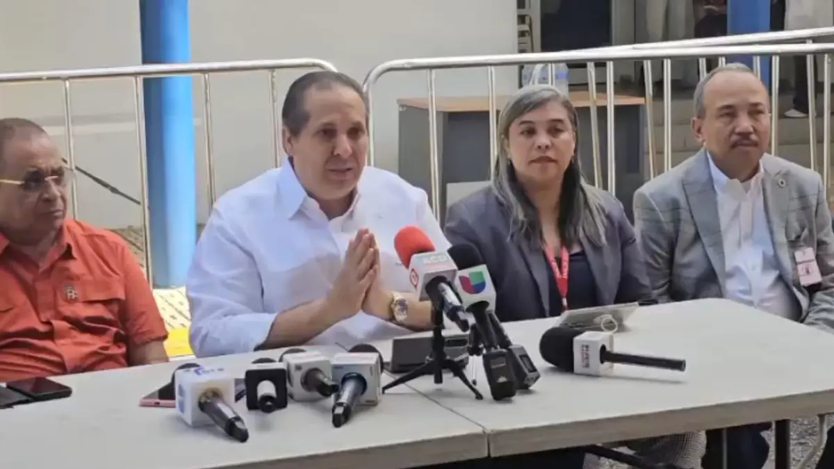 Ministro de Salud admite escasez de médicos forenses y explica retrasos en entrega de cuerpos de víctimas del Jet Set