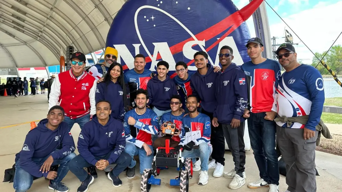 Mescyt recibe equipo Apolo 27 tras ganar 6 premios en Desafío Rover de la NASA 2025