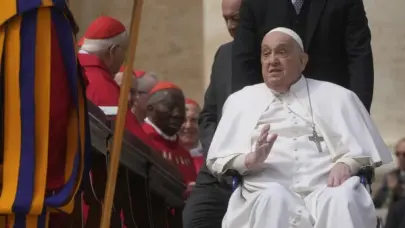El Papa Francisco sobre su Semana Santa convaleciente: Lo vivo como puedo
