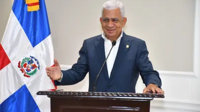 Presidente del Senado defiende uso de pr&eacute;stamos y asegura reducci&oacute;n de deuda p&uacute;blica