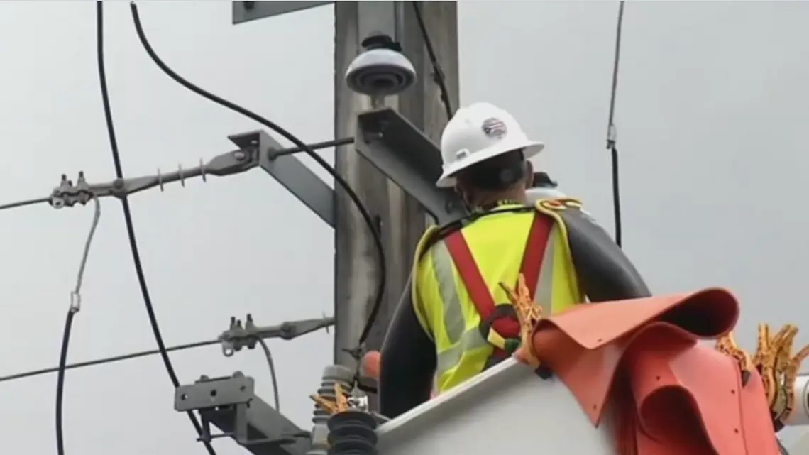 Un 60 % de Puerto Rico recupera el servicio eléctrico tras el apagón general