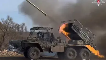 Rusia confirma ataques masivos contra posiciones ucranianas en regiones de Járkov y Sumi