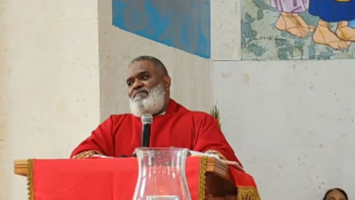 Sacerdote crítica el manejo de las autoridades de justicia en la tragedia del Jet Set