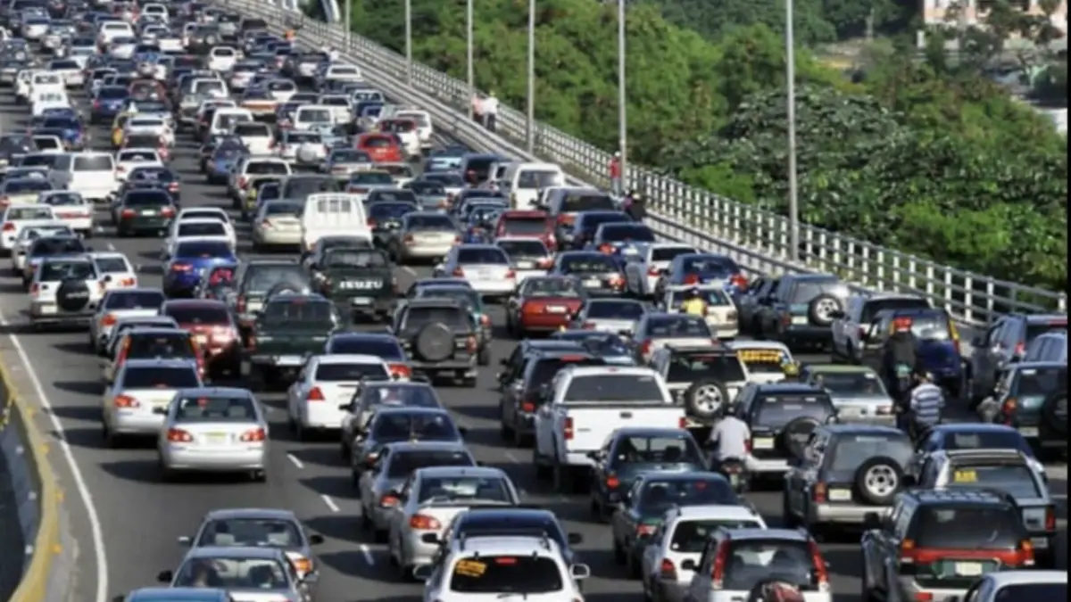 Gobierno anunciará 143 medidas para combatir congestión vehicular en Santo Domingo