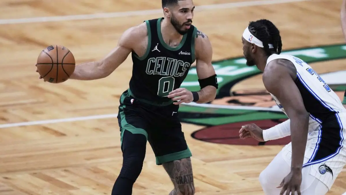Tatum, doble-doble y Celtics eliminan a Magic en 5 juegos