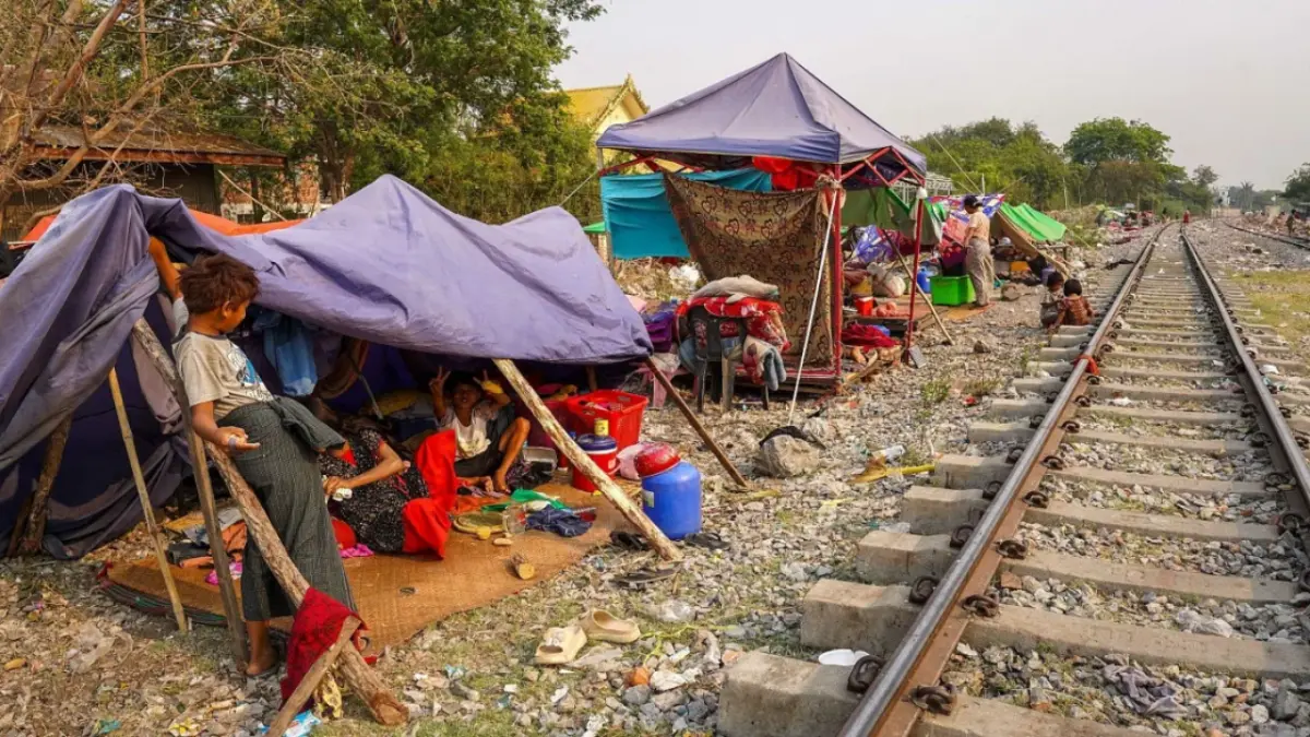 Suben a 3,354 las muertes por el terremoto en Birmania