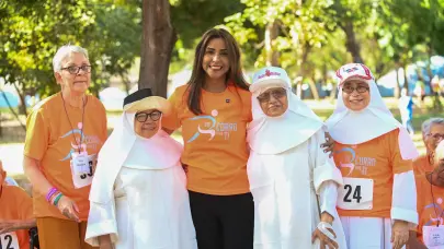 Selinée Méndez realiza con éxito la carrera solidaria Yo corro por ti