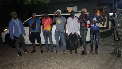 Envían a la justicia a dos dominicanos y cuatro haitianos por tráfico de indocumentados