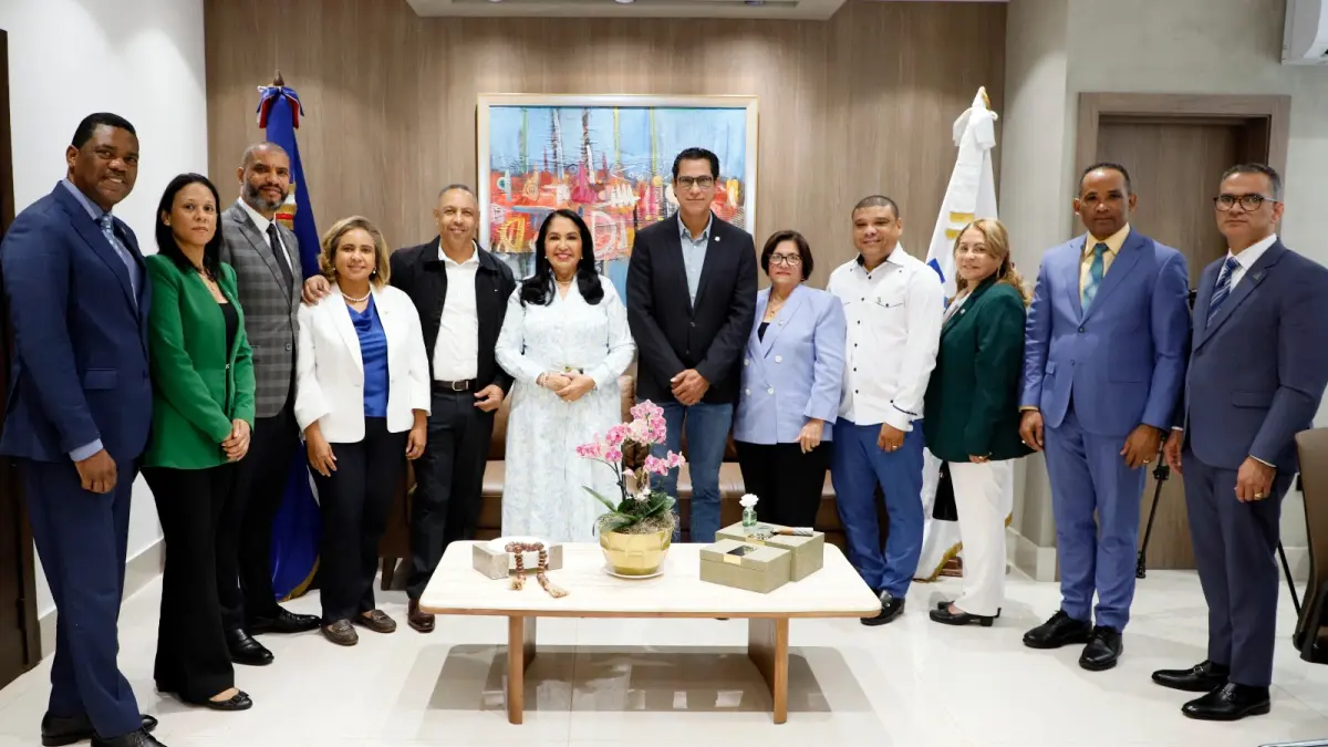 Idecoop realiza reunión de trabajo con miembros de la Comisión de Asuntos Cooperativos del Congreso