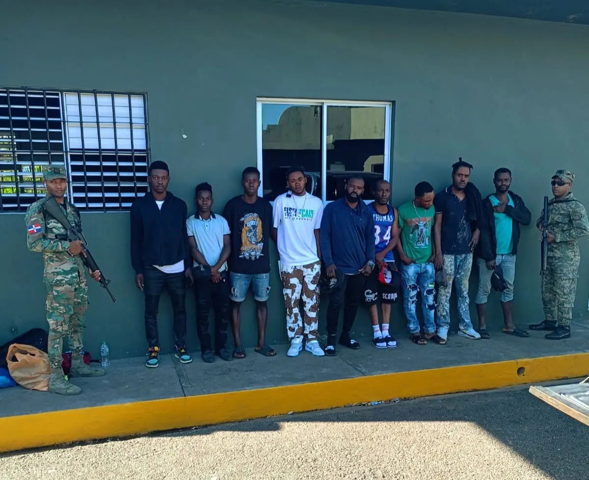 Detienen 17 haitianos indocumentados en Elías Piña