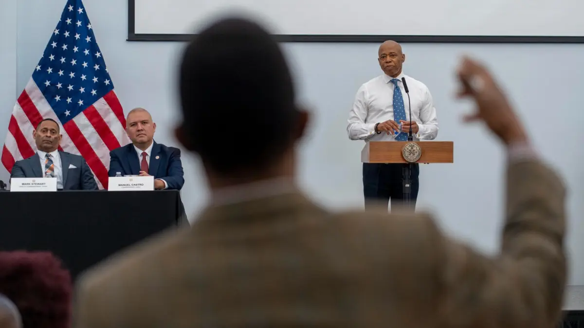 El alcalde de Nueva York encabeza una oración por las víctimas en República Dominicana