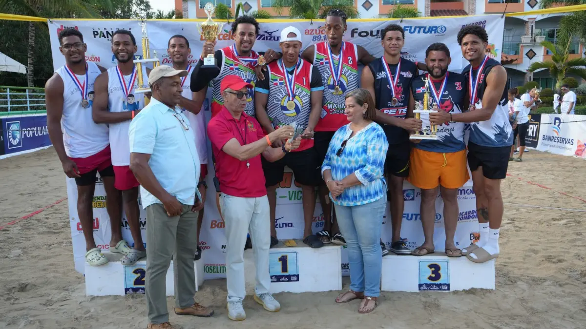 Chiquito Eh la Vuelta y Banreservas-1 ganan oro en voleibol libre de Hato Mayor/Vicentillo