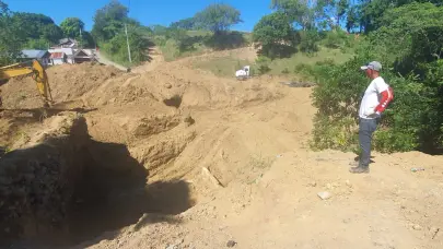 Denuncian falta de puente deja incomunicada a la comunidad de El Quemado en La Vega