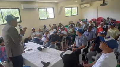 Comunicadores 8.0 Luis Abinader Presidente denuncia cancelaciones y persecuciones a sus miembros por parte de un funcionario del gobierno