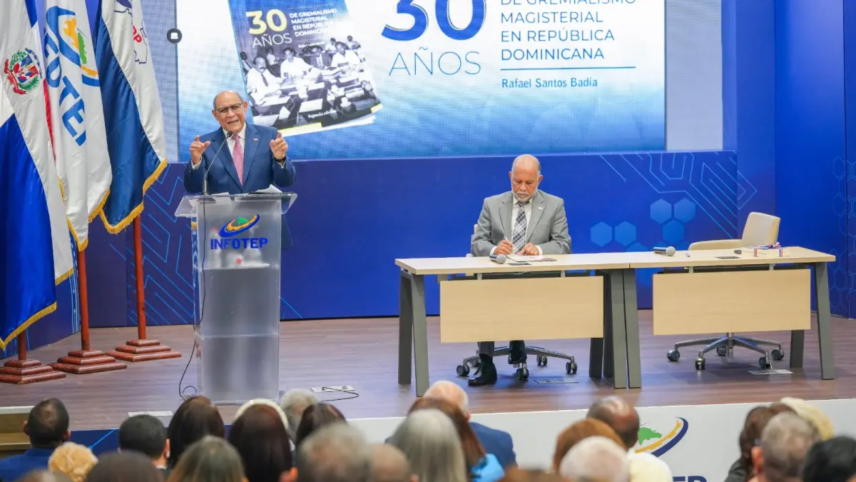 Lanzan diplomado que beneficiará a 43 mil docentes en todo el país