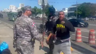 Hombre alterado bloquea elevado de la Churchill, cierra la Kennedy y provoca caos vehicular