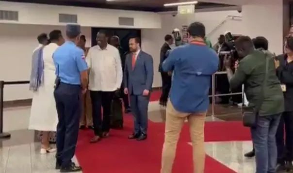 Llega al país canciller de Kenia, para visita oficial de tres días