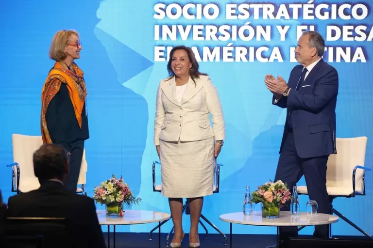 Conferencia sobre inversión en América Latina.