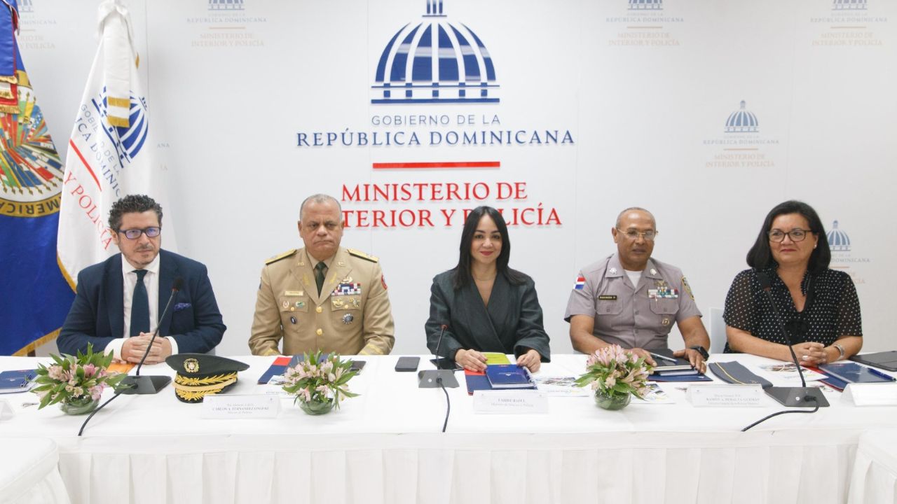 Conferencia en Ministerio Interior y Policía Dominicana
