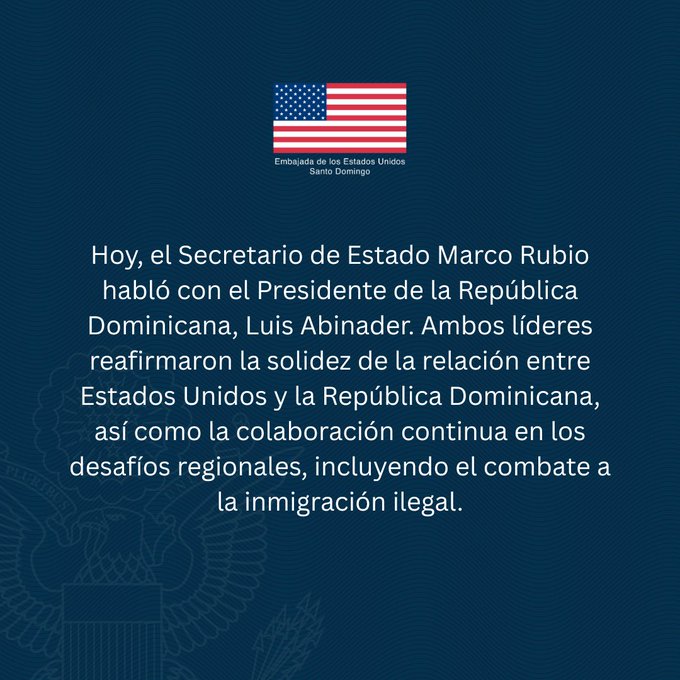 Bandera de EE.UU. y texto sobre relaciones diplomáticas.