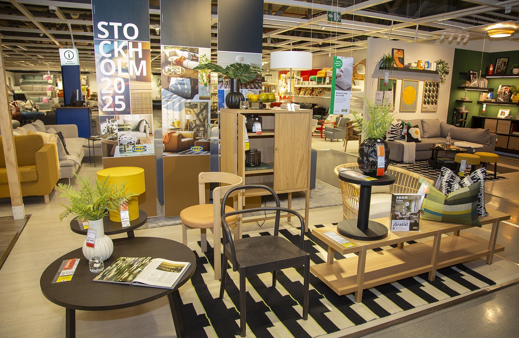 Muebles modernos en tienda de decoración.