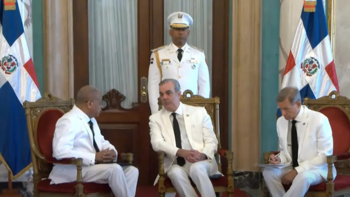 Presidente Abinader recibe credenciales de embajador de Haití