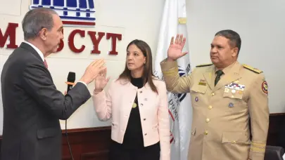 MESCYT juramenta tres nuevos miembros del Consejo Nacional de Educación Superior, Ciencia y Tecnología