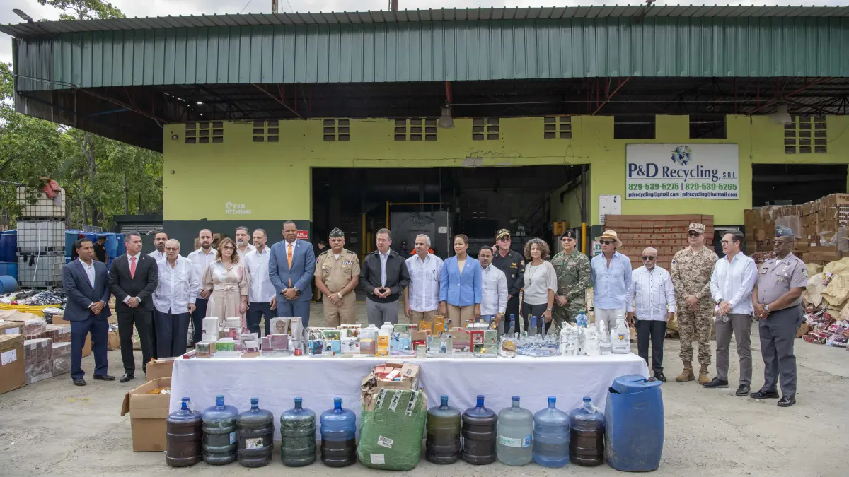 Adopron respalda histórica incineración de productos ilícitos realizada por el Gobierno dominicano