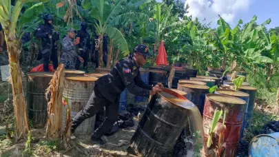CECCOM desmantela f&aacute;brica clandestina y decomisa m&aacute;s de nueve mil litros de alcohol adulterado en Santiago