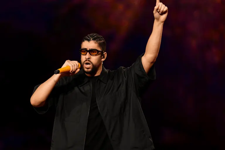 Bad Bunny redefine el éxito de las giras mundiales, rompiendo récords y agotando estadios a nivel global