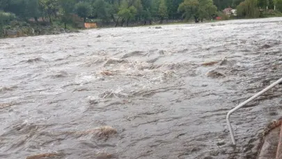 PN lidera operativo de clausura de ríos y balnearios en Monseñor Nouel ante alerta roja por vaguada
