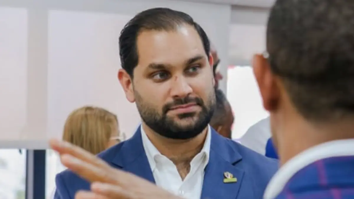 Presidente de la Sala Capitular de Guayacanes propone cobro por habitaciones hoteleras para fortalecer finanzas del municipio