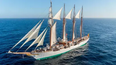 Buque militar espa&ntilde;ol Juan Sebasti&aacute;n Elcano cautiva a visitantes en Santo Domingo