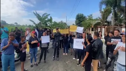 Residentes de La Guama en Cayetano Germosén protestan exigiendo arreglo de carretera