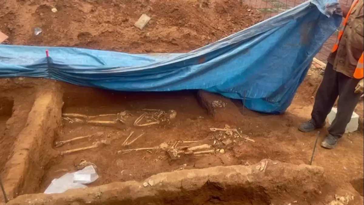 Descubren osamentas humanas en excavaciones de la Ciudad Colonial