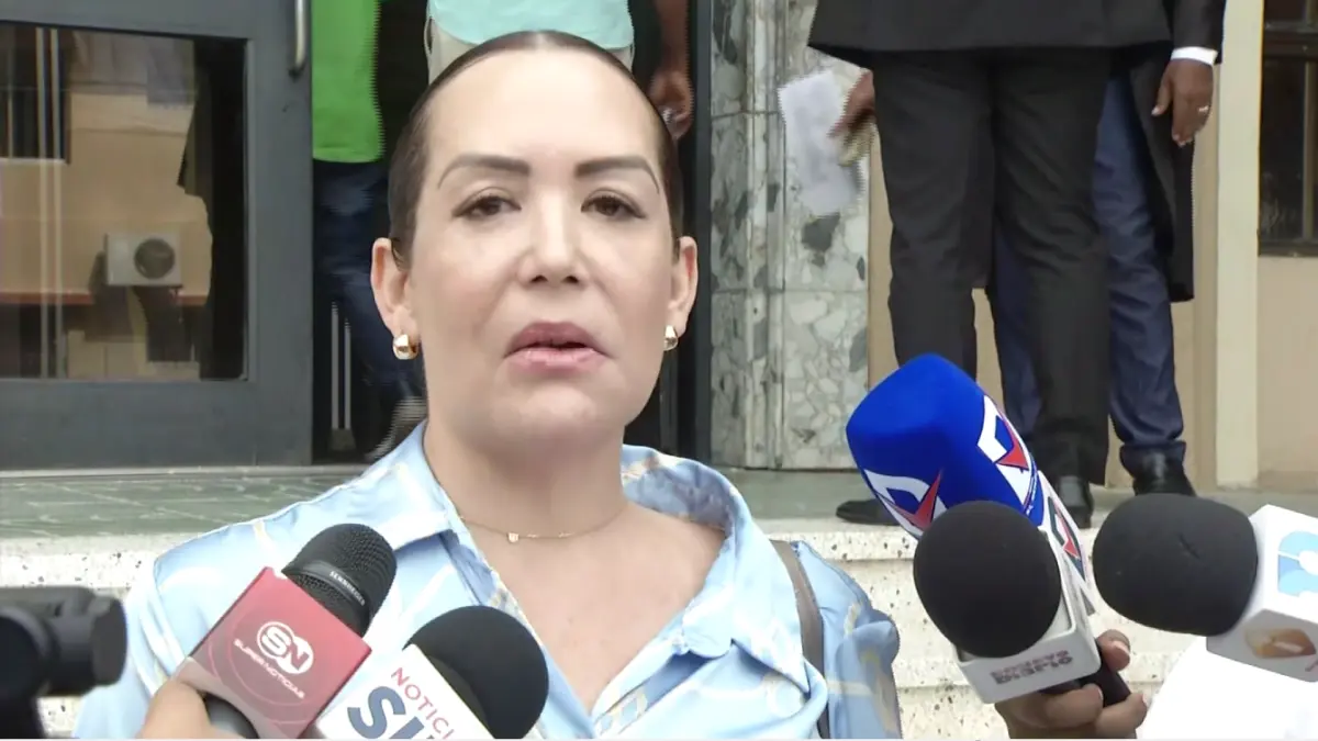 Karla Moya Boada absuelta de cargos por ejercicio ilegal de medicina estética en RD