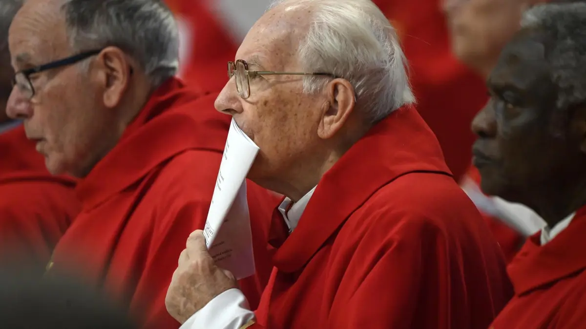 Cardenal decano pide sea elegido el papa que la Iglesia y la humanidad necesitan este momento tan difícil