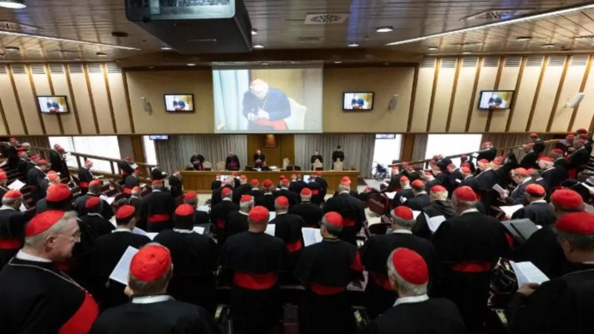 Los cardenales continúan su reflexión, perfilan la figura de un Papa pastor