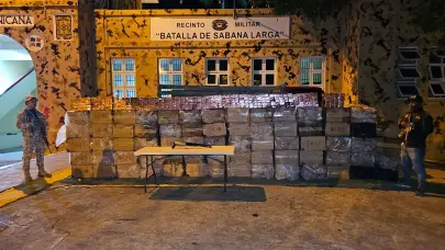 Decomisan 750,000 unidades de cigarrillos y una escopeta en un camión en Montecristi
