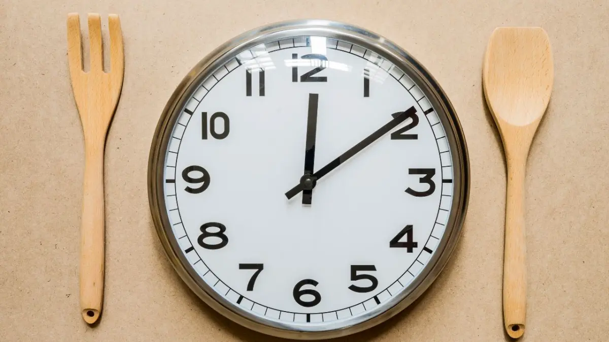 Ayuno intermitente: descubre si es mejor omitir el desayuno o la cena