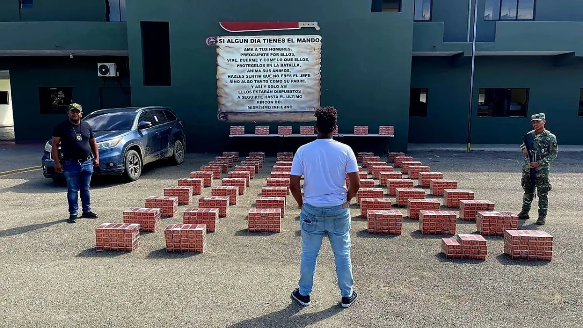 Hombre detenido por contrabando de 368 mil cigarrillos en Valverde