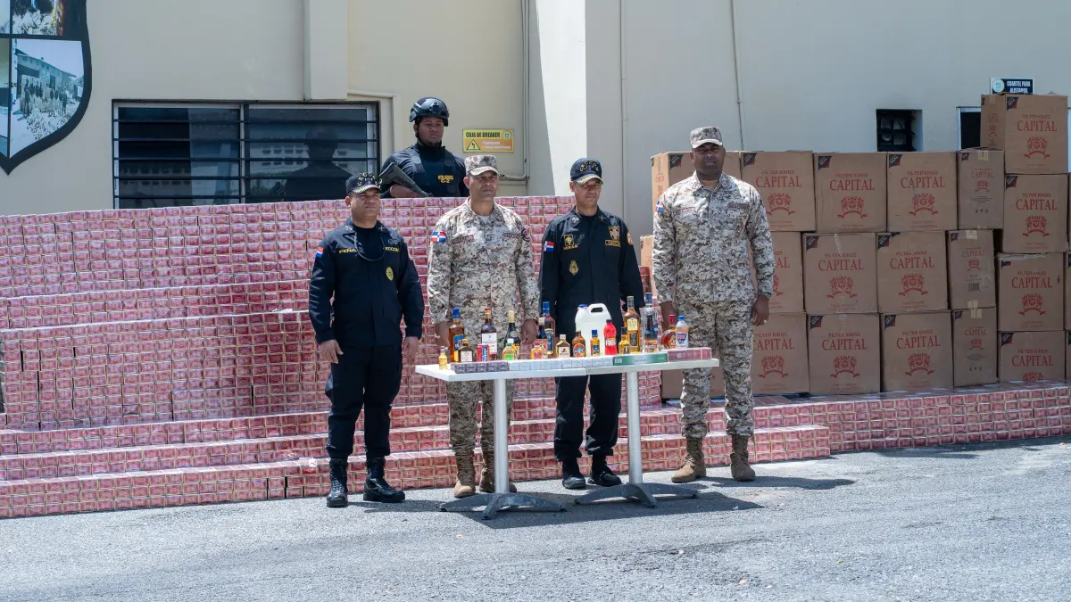 CESFRONT entrega a CECCOM 1,155,440 unidades de cigarrillos decomisadas en la frontera